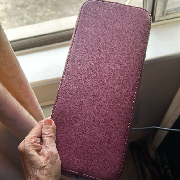 KATE SPADE PLUM COLOR PURSE USED great condition 100% cow leather - Picture 4 of 14